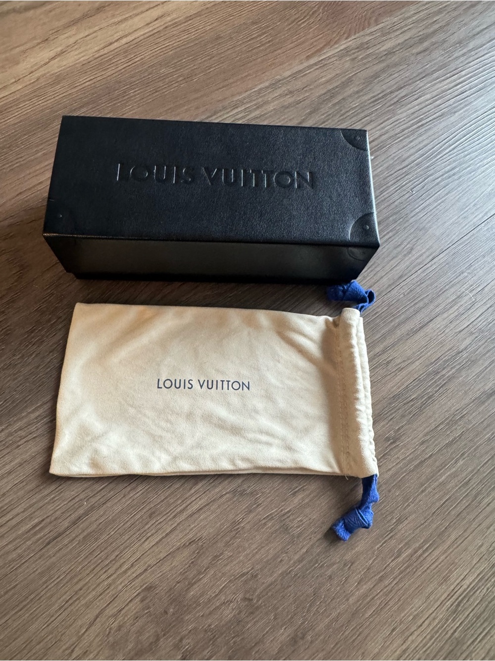 Louis Vuitton magnetic sunglass case with Dust Pouch